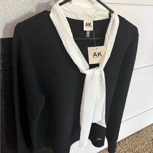 Anne Klein Black Sweater with White Collar Women’s S